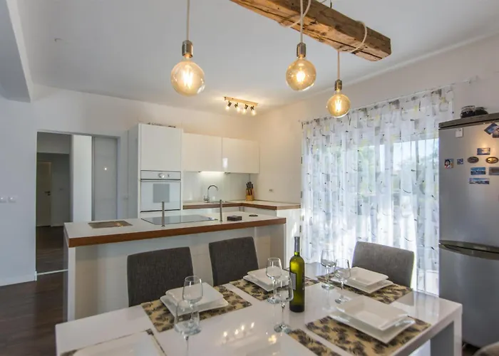 Vikendica Cozy In With Jacuzzi Prkos