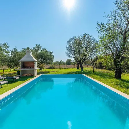 Cozy In With Jacuzzi Holiday home Prkos